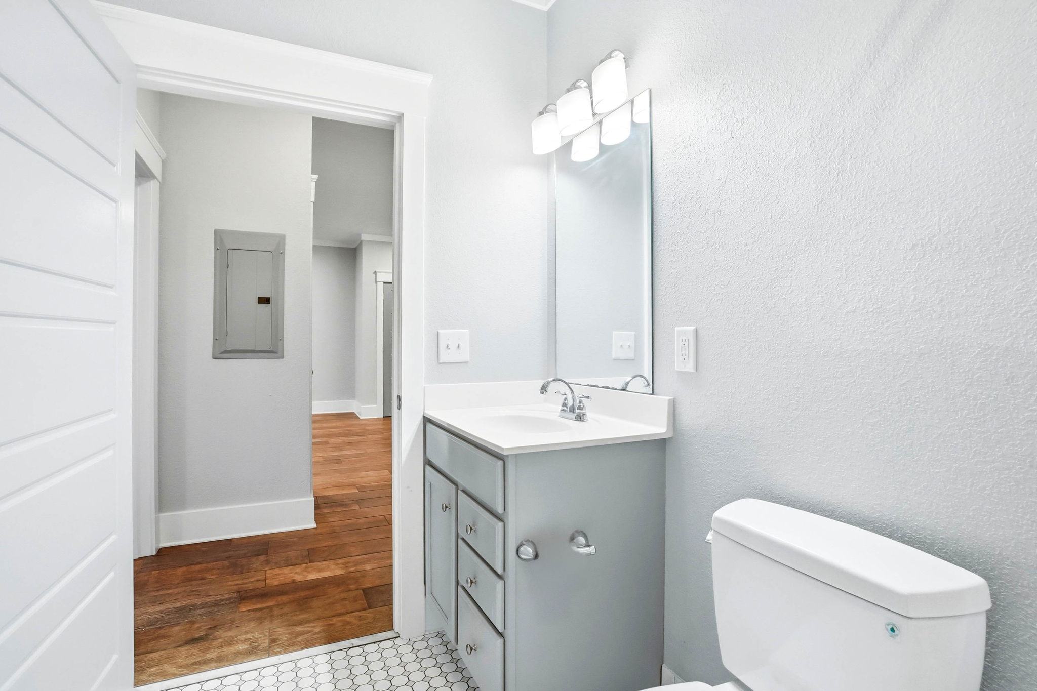109 W Main Street, Jonesborough, Tennessee 37659, 2 Bedrooms Bedrooms, ,1 BathroomBathrooms,Downtown Lofts,For Rent,W Main Street,1034