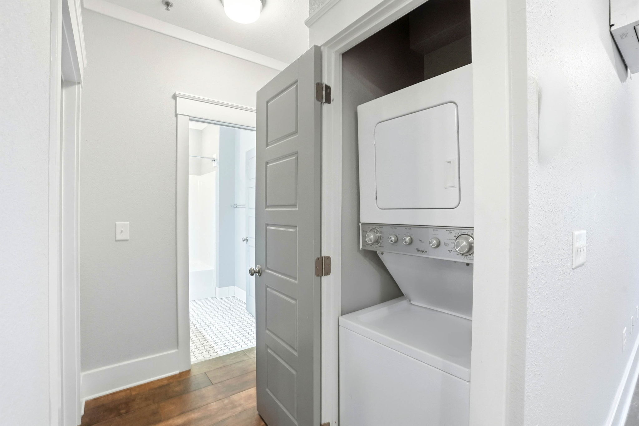 109 W Main Street, Jonesborough, Tennessee 37659, 2 Bedrooms Bedrooms, ,1 BathroomBathrooms,Downtown Lofts,For Rent,W Main Street,1034