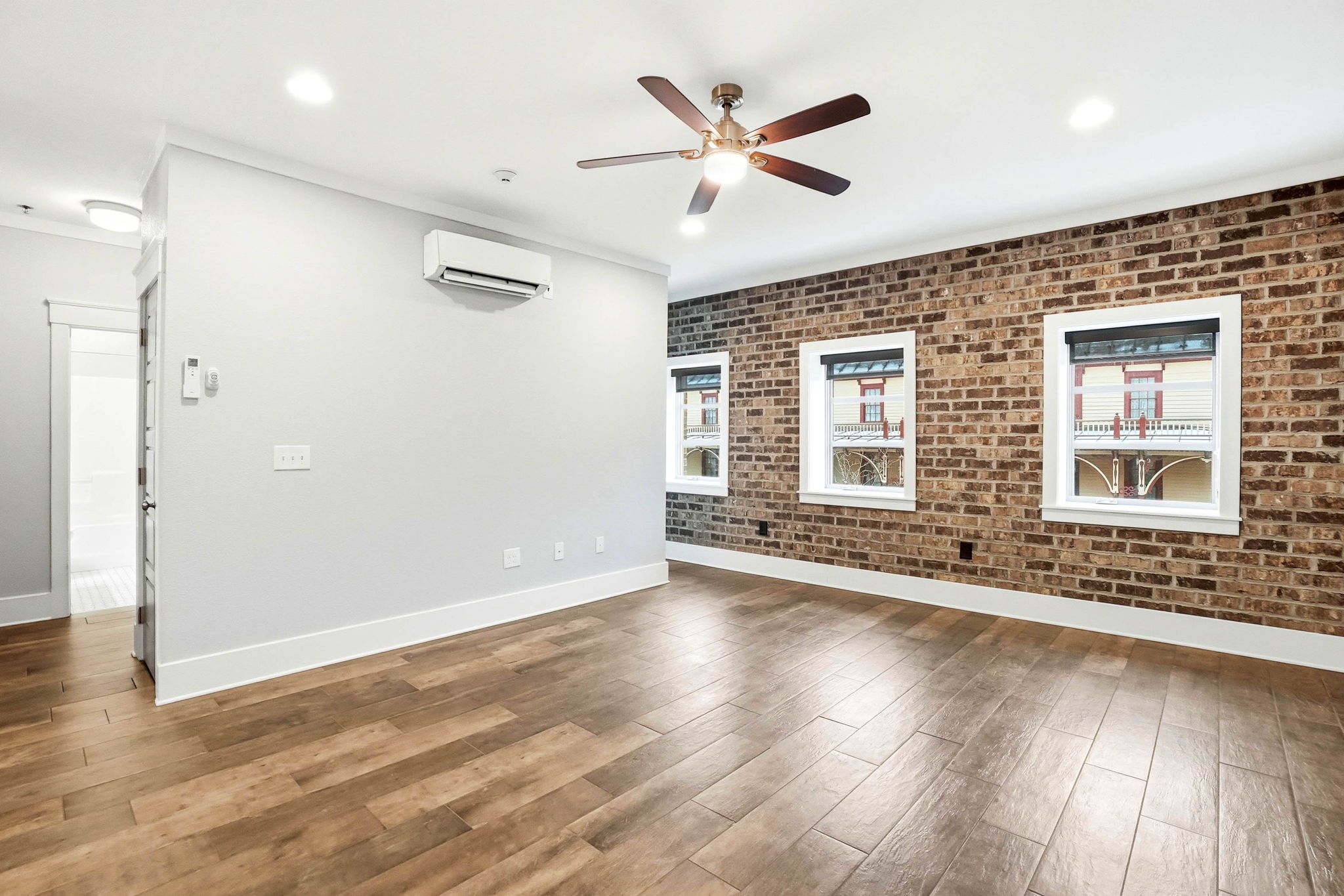 109 W Main Street, Jonesborough, Tennessee 37659, 2 Bedrooms Bedrooms, ,1 BathroomBathrooms,Downtown Lofts,For Rent,W Main Street,1034