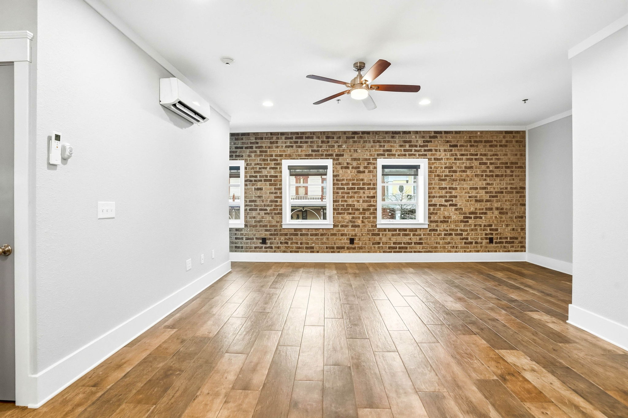 109 W Main Street, Jonesborough, Tennessee 37659, 2 Bedrooms Bedrooms, ,1 BathroomBathrooms,Downtown Lofts,For Rent,W Main Street,1034