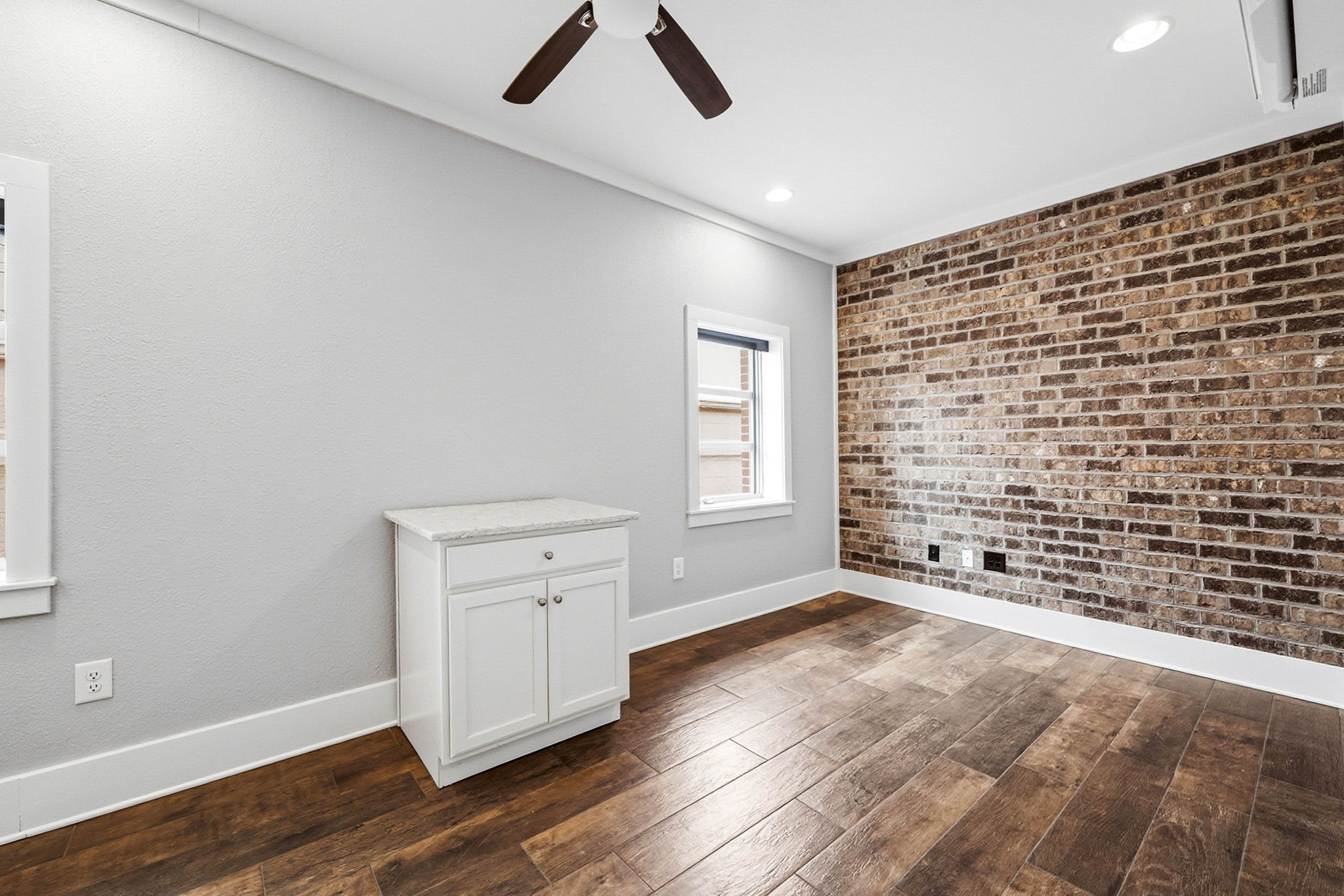 109 W Main Street, Jonesborough, Tennessee 37659, 1 Bedroom Bedrooms, ,1 BathroomBathrooms,Downtown Lofts,For Rent,W Main Street,1035