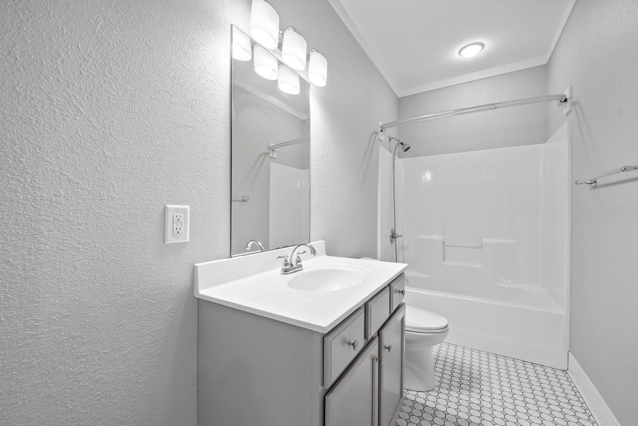 109 W Main Street, Jonesborough, Tennessee 37659, 1 Bedroom Bedrooms, ,1 BathroomBathrooms,Downtown Lofts,For Rent,W Main Street,1035